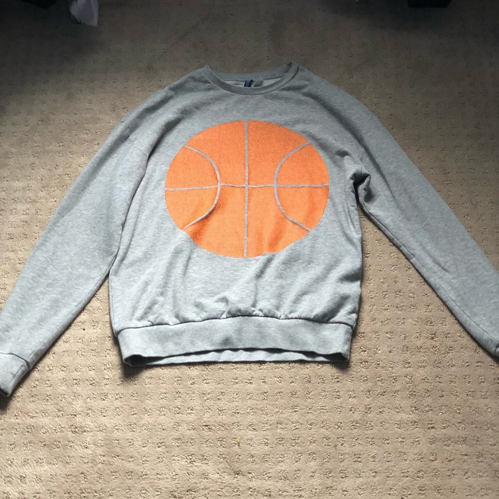 Basketball themed sweat shirt _ Proper for fall